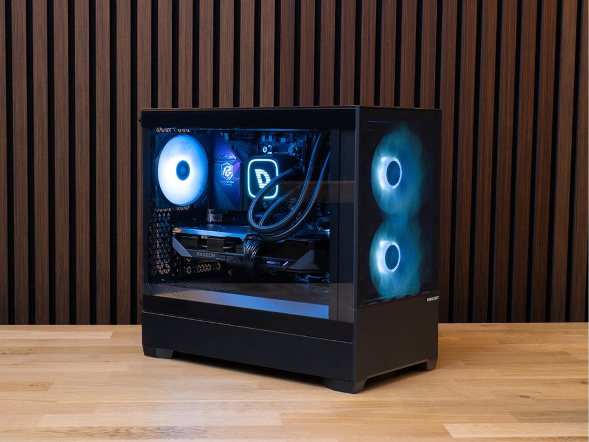 Gaming Performance RX AMD - AMD® Ryzen R5 7600X3D (Ryzen 7000 series) - 32GB DDR5 RAM - 2TB M.2 SSD - RX 9070 16GB - Windows 11 Home (8720892520098)